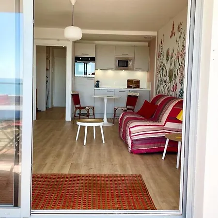 Large Direct Access To The Pornichet