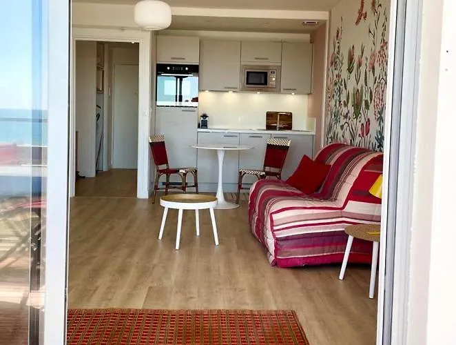 Large Direct Access To The Pornichet